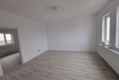 Duplex cu 3 camere cu Canalizare în Central - 30