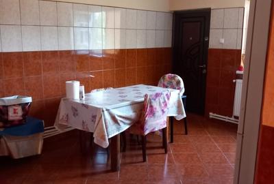 Casă cu 7 camere cu Teren 1000 Mp în Central - 7