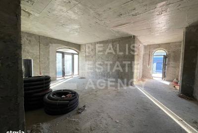 Casă cu 6 camere cu Teren 500 Mp în Central - 2