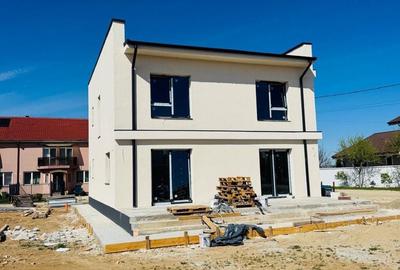 Casă cu 4 camere în Central