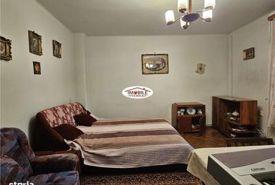 Casă cu 4 camere decomandat în Central - 6