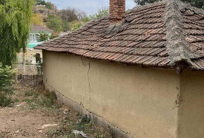 Casa de anzare con Ion corvin - 1