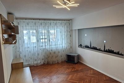 Apartament cu 3 camere semidecomandat în Domenii