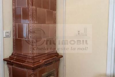 Casă cu 7 camere cu Canalizare în Ultracentral - 2