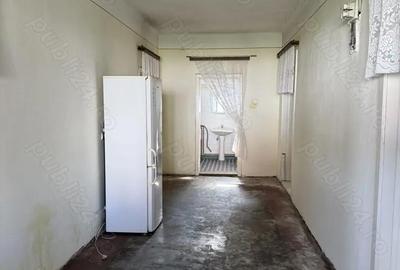 Casă cu 4 camere cu Teren 2500 Mp în Glimboca - 1