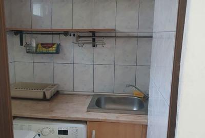 Proprietar inchiriez garsoniera piata Re?i?a - 2