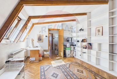 Casă cu 5 camere cu Teren 200 Mp în Grivița - 37