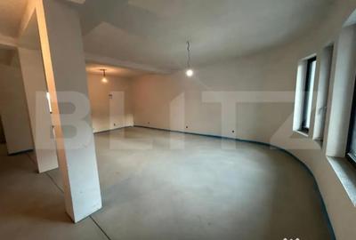 Casă cu 7 camere cu Teren 600 Mp în Micro 6 - 1