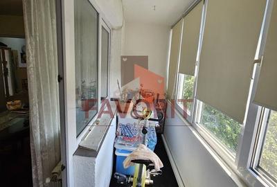 Apartament cu 3 camere semidecomandat, mobilat în Circumvalațiunii - 8