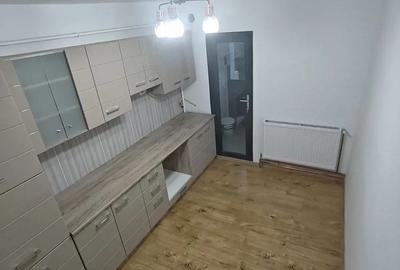 PF vand apartament cu 3 camer PF vand apartament cu 3 camer - 2