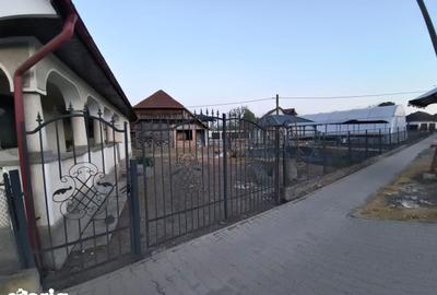 Casă cu 2 camere cu Teren 1100 Mp în Gârdani - 2