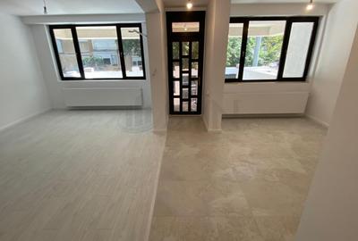 REA1025234 Apartament 4 camere tip vila si curte proprie metrou Crangasi - 1