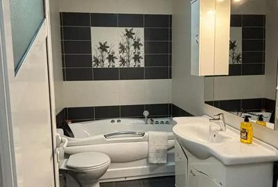 Apartament cu 3 camere decomandat în Central - 2