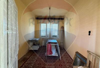 Casă cu 2 camere cu Teren 1008 Mp în Pârneava - 1