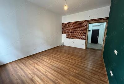 Spațiu comercial, de 55 mp, în P-ța Unirii - 8