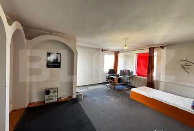 Casă cu 8 camere cu Teren 767 Mp în Central - 2