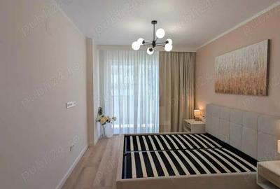 Apartament cu 3 camere semidecomandat în Central