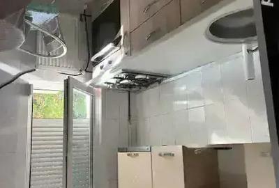 Inchiriere apartament 2 camere decomandat Ploiesti aleea Iezerului - 1