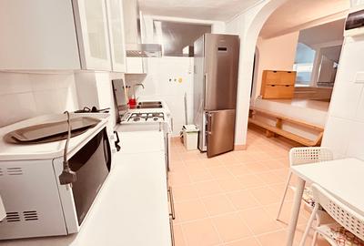 La cativa pasi de Piata Victoriei Metrou -  MANSARDA open space - 5