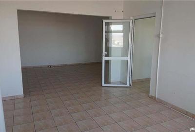 Spațiu comercial, de 1,794 mp, în Central - 13