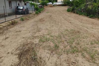 Teren de 806 mp, în Hotarele - 4