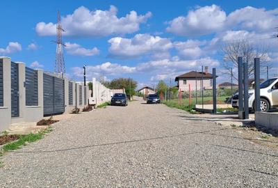 Mogosoaia, teren 792 mp, vedere la lac, utilitati, statie STB la 750m - 1