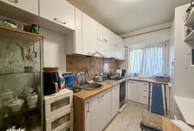 Apartament cu 3 camere semidecomandat în Central