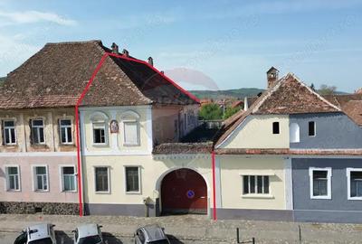 Casă cu 4 camere cu Teren 317 Mp în Dumbrăveni