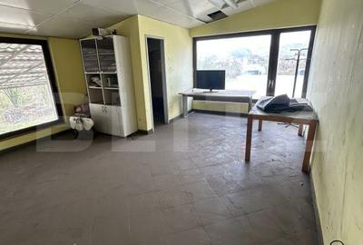 Spațiu comercial, de 390 mp, în Central - 4