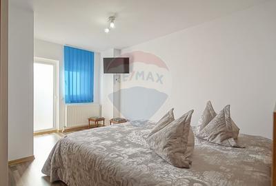 Casă cu 8 camere cu Teren 485 Mp în Central