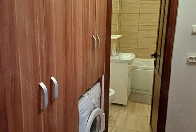 Apartament cu 2 camere semidecomandat în Micro 3 - 5