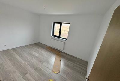 Duplex cu 4 camere cu Canalizare în Domnești - 7