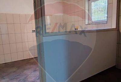 Spațiu comercial, de 150 mp, în Central