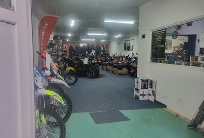 Inchiriez in orasul Bacau spa?ii de 180 mp,100mp,14,mp,11mp - 1