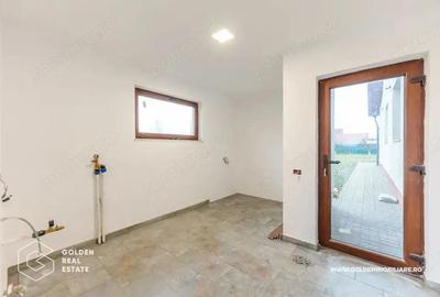 Casă cu 4 camere cu Canalizare în Central - 12