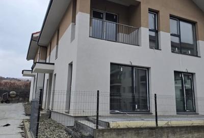 Duplex cu 5 camere cu Canalizare în Chinteni - 1