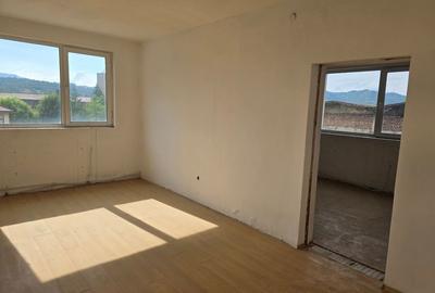 Apartament cu 3 camere decomandat în Slătinioara - 3