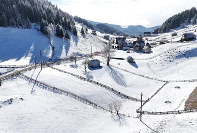 Teren Construcții intravilan de 1380 mp, în Fundata - 2