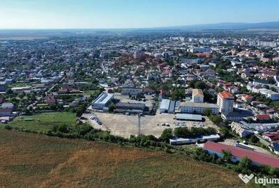Teren de 6000 mp, în Nord