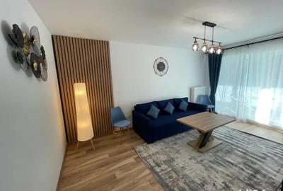 Apartament cu 2 camere decomandat în Tractorul