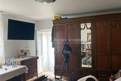 Casa cu etaj, teren 357 mp , pretabila - clinica, birouri, locuinta - zona centrala - 1