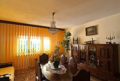 Apartament 4 camere, conf. sporit cu boxa si loc de parcare, str. Bucuresti - 1