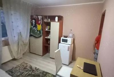 Garsonieră decomandată în Comarna - 4