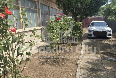 Casă cu 4 camere cu Teren 2553 Mp în Central