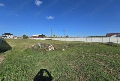 Teren de 2011 mp, în Vetiș - 1