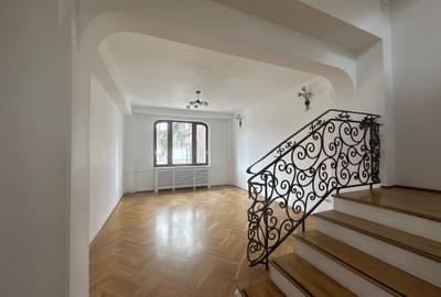 Casă individuală cu 7 camere cu Canalizare în Floreasca - 1