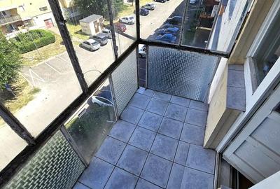 Apartament cu 3 camere decomandat în Micro 16