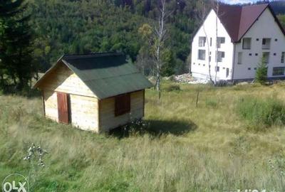 Teren de 714 mp, în Uric