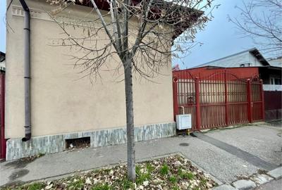 Casă individuală cu 3 camere cu Canalizare în Giulești - 2