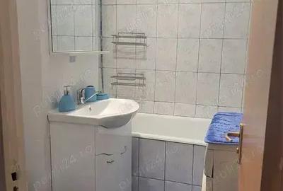 1 Camera decomandat garsoniera pentru o fata singura - eleva studenta - 1